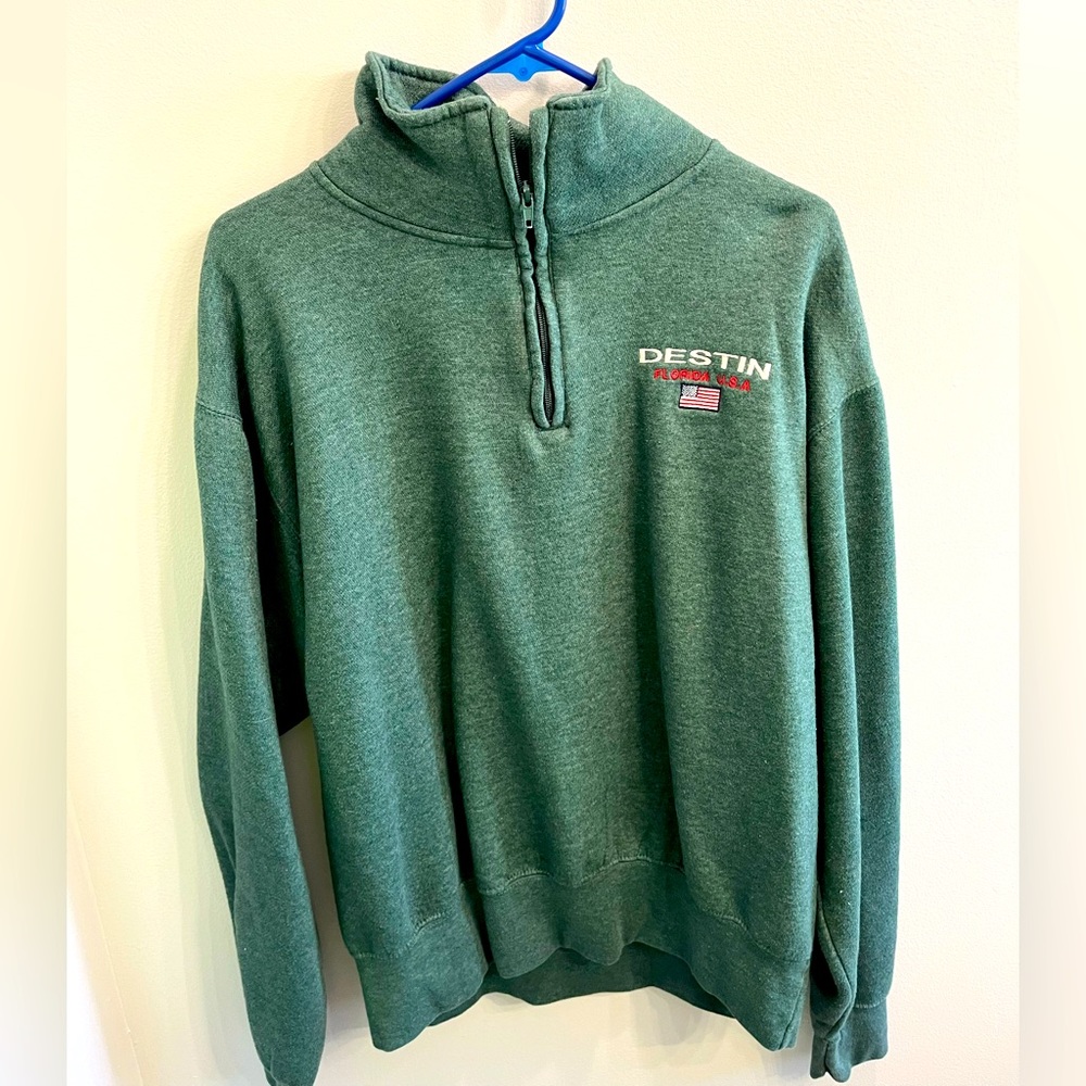 Men’s quarter zip Destin, FL pullover in green. Medium.
